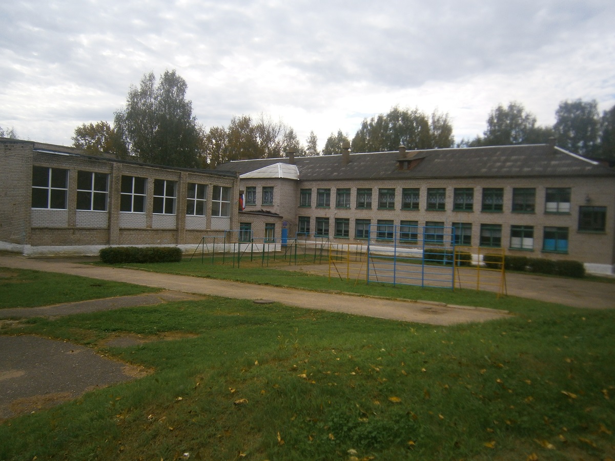 Территория  школы